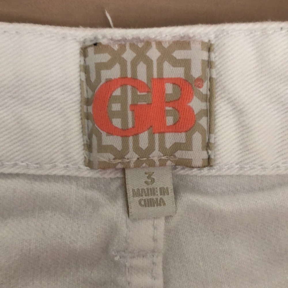 Distressed white denim shorts - Picture 4 of 5